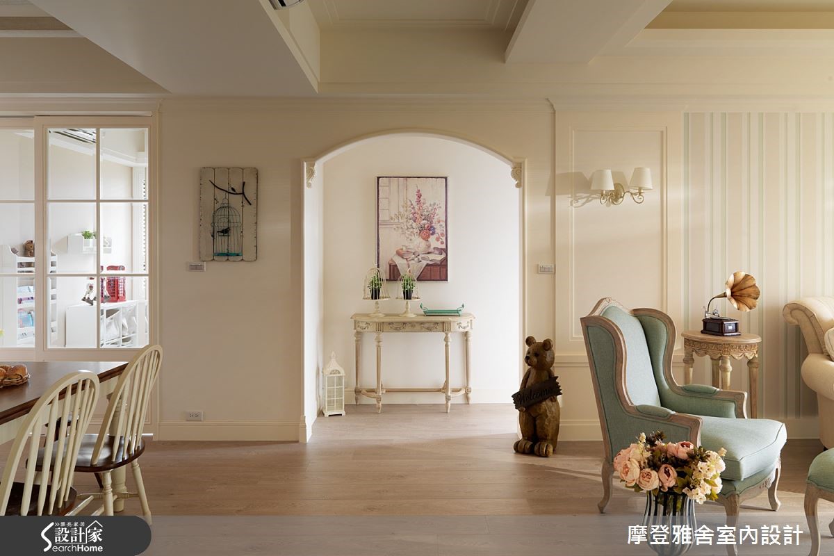 在台北這個 50 坪的家，女主人長期生活於國外，她從異